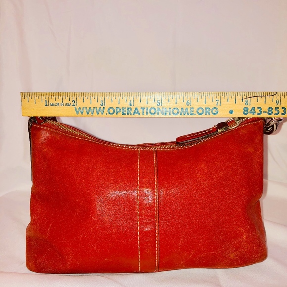 Fashionable favorite, great casual bag - Picture 1 of 4